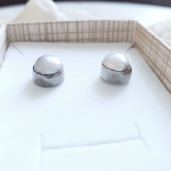 Vintage Elegant Sterling Silver Bezel Set Pearl Stud Earrings - Picture 2 of 4
